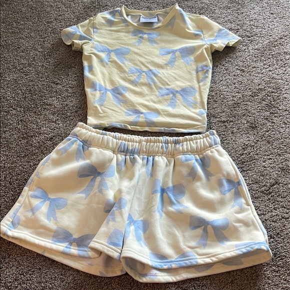 Happy Camp3r blue/yellow bow set TOP SMALL BOTTOMS MEDIUM - Picture 2 of 3